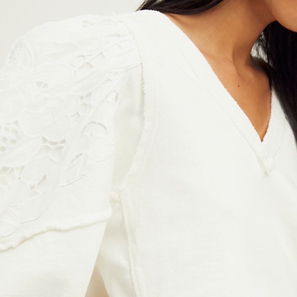 FREE PEOPLE ALYSSA ROSE COTTON PULLOVER CROPPED WITH LACE DETAILING SIZE SMALL - Picture 3 of 9